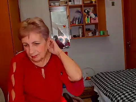 Victoria5643 online show from December 18, 9:29 pm