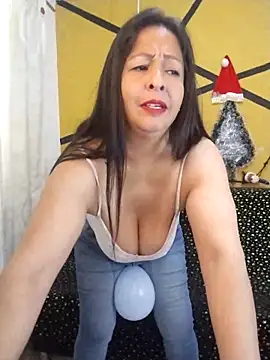 Catalina JH online show from December 11, 3:15 pm