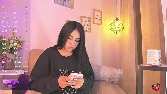 Chanttall  online show from February 20, 5:12 am