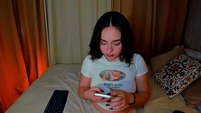 SofiMeza online show from February 21, 3:10 pm