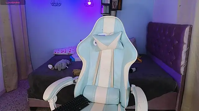 Peggy Funn online show from January 13, 2:28 am