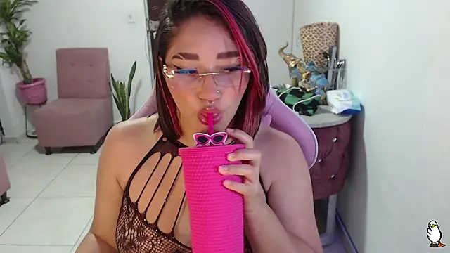 Snapshot of littleangel1_m chatting on December 3, 11:02 pm littleangel1 m online show from December 3, 11:02 pm