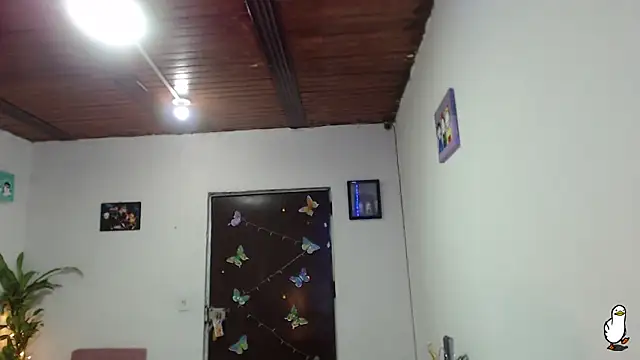 Snapshot of littleangel1_m chatting on January 14, 1:04 am littleangel1 m online show from January 14, 1:04 am