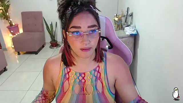 Snapshot of littleangel1_m chatting on January 21, 8:43 pm littleangel1 m online show from January 21, 8:43 pm