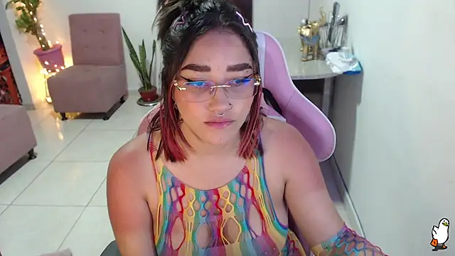 Snapshot of littleangel1_m chatting on January 21, 11:45 pm littleangel1 m online show from January 21, 11:45 pm