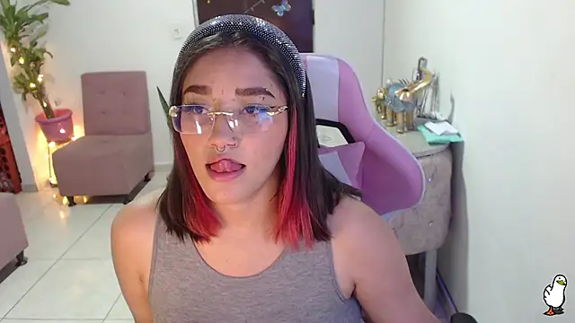 Snapshot of littleangel1_m chatting on February 26, 9:48 pm littleangel1 m online show from February 26, 9:48 pm