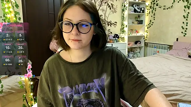 lily noris online show from December 14, 1:17 am