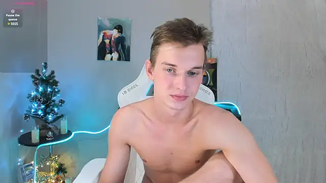 4ever dude online show from December 25, 9:24 am