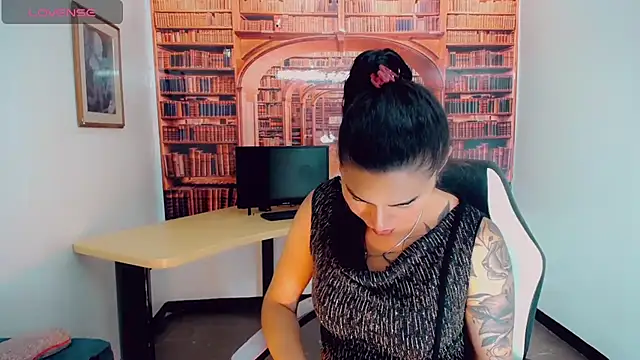 khiara moretti online show from March 3, 7:49 pm