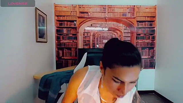 khiara moretti online show from March 4, 7:54 pm