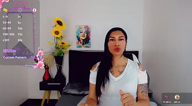 khiara moretti online show from March 18, 11:30 am