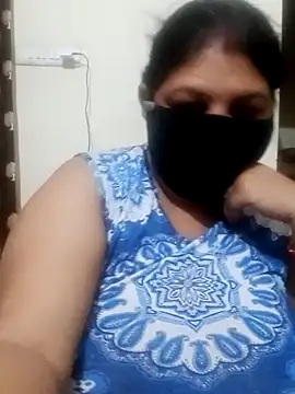 Snapshot of Shoni__ chatting on December 2, 5:15 pm Shoni online show from December 2, 5:15 pm