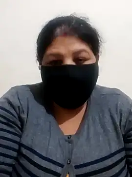 Snapshot of Shoni__ chatting on December 4, 5:44 pm Shoni online show from December 4, 5:44 pm