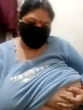 Snapshot of Shoni__ chatting on December 11, 5:48 pm Shoni online show from December 11, 5:48 pm