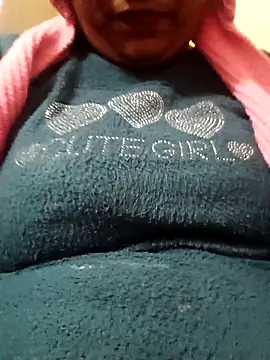 Snapshot of Shoni__ chatting on December 18, 3:56 am Shoni online show from December 18, 3:56 am