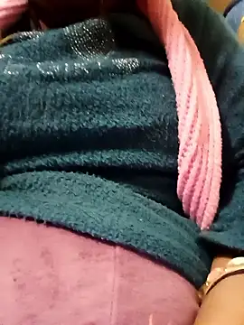 Snapshot of Shoni__ chatting on December 18, 4:02 pm Shoni online show from December 18, 4:02 pm