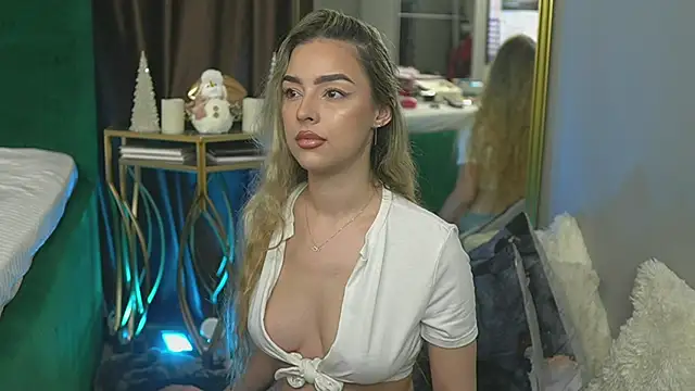 ScarletColes online show from January 10, 10:36 pm