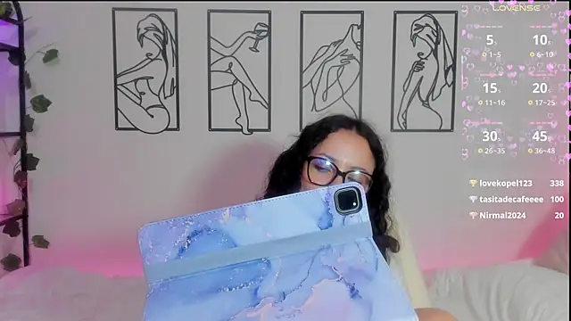 Megan Rodrigo online show from February 27, 11:37 pm