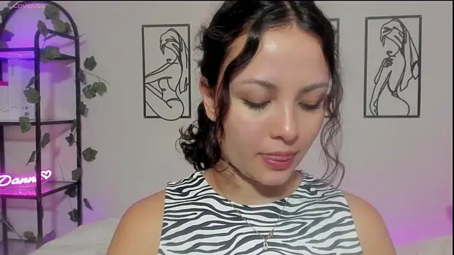 Megan Rodrigo online show from March 15, 9:16 pm