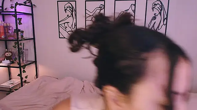 Megan Rodrigo online show from October 20, 7:03 pm