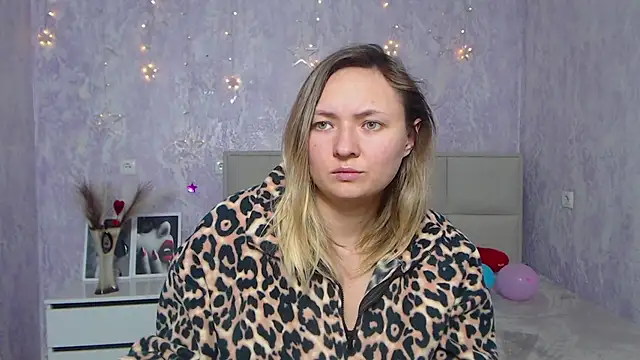 SallyVerda online show from January 15, 4:15 am