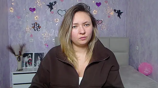 SallyVerda online show from February 6, 11:04 pm