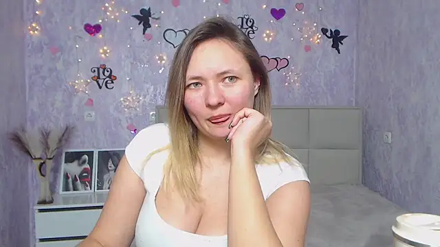 SallyVerda online show from February 13, 1:40 am