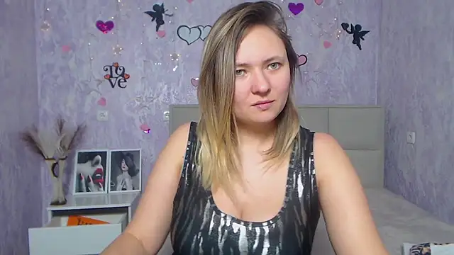 SallyVerda online show from February 13, 11:15 pm