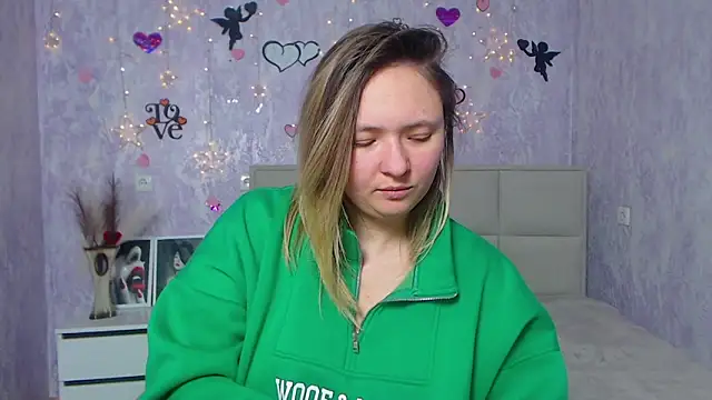 SallyVerda online show from February 24, 9:52 pm