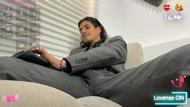 Tom blunt96 online show from February 23, 4:13 pm