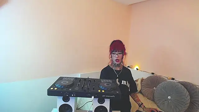 Isabella  dark online show from December 3, 1:30 am