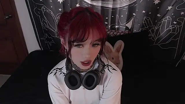 Isabella  dark online show from December 27, 9:32 pm