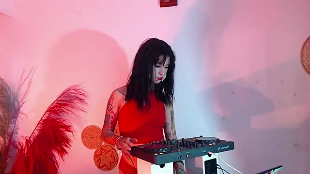 Isabella  dark online show from January 14, 12:00 am