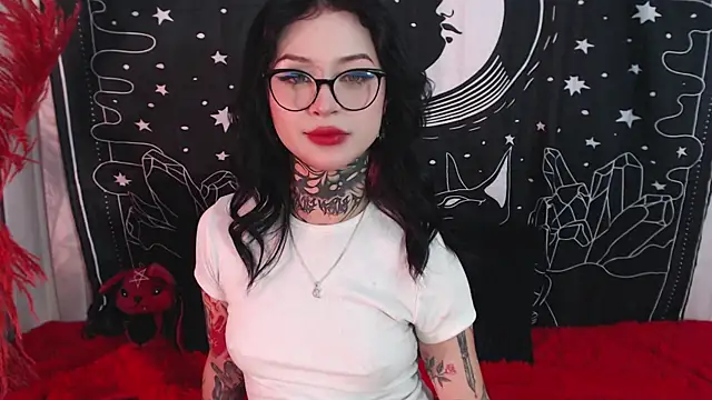 Isabella  dark online show from February 7, 11:45 pm