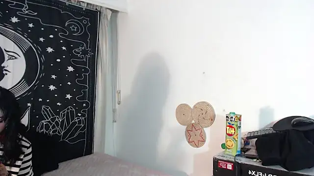 Isabella  dark online show from February 8, 11:34 pm