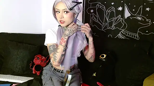 Isabella  dark online show from October 25, 10:15 pm