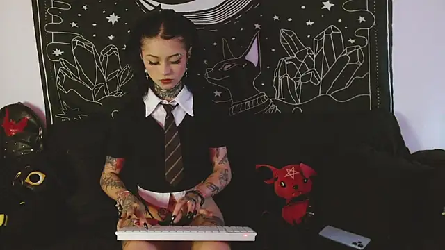 Isabella  dark online show from October 30, 9:48 pm