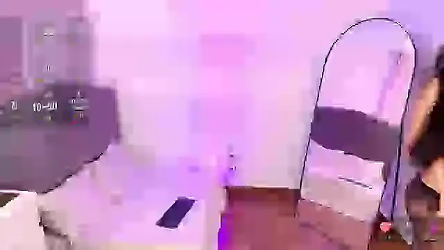 Snapshot of hazel_lee_ross chatting on September 8, 6:29 pm hazel lee ross online show from September 8, 6:29 pm