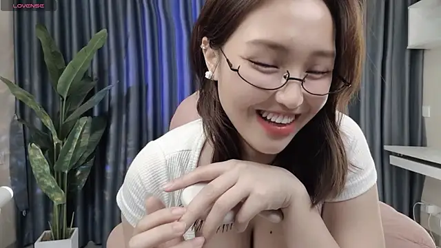 Snapshot of Cothy_Ti chatting on January 7, 1:03 pm Cothy Ti online show from January 7, 1:03 pm