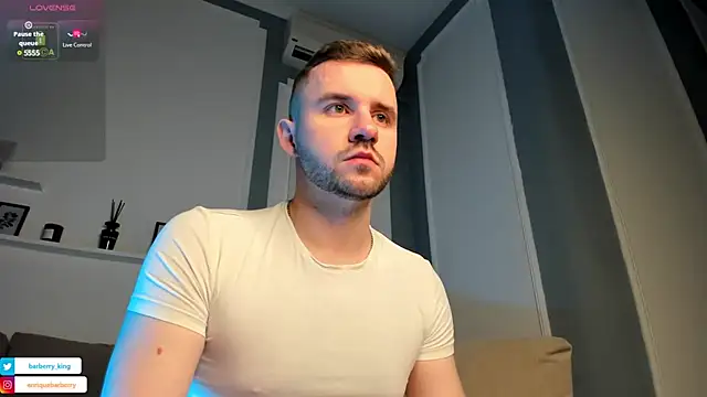 Snapshot of EnriqueBarberry chatting on December 7, 6:21 am EnriqueBarberry online show from December 7, 6:21 am