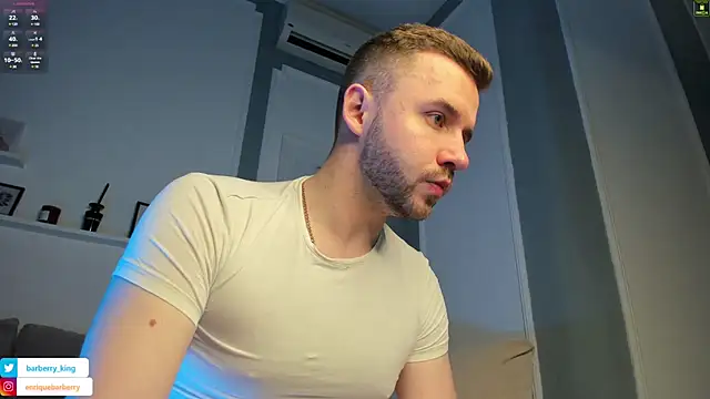 Snapshot of EnriqueBarberry chatting on December 16, 6:21 am EnriqueBarberry online show from December 16, 6:21 am