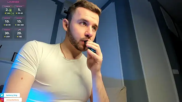 Snapshot of EnriqueBarberry chatting on December 20, 6:29 am EnriqueBarberry online show from December 20, 6:29 am