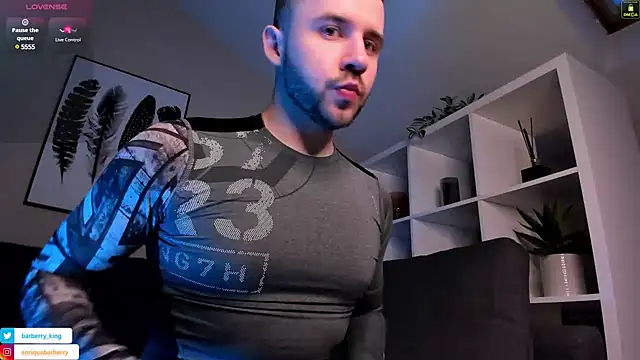 Snapshot of EnriqueBarberry chatting on January 5, 6:24 am EnriqueBarberry online show from January 5, 6:24 am