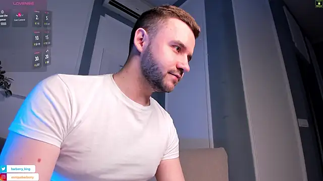 Snapshot of EnriqueBarberry chatting on January 31, 6:35 am EnriqueBarberry online show from January 31, 6:35 am