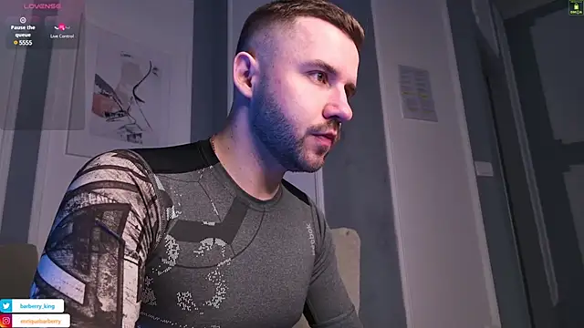 Snapshot of EnriqueBarberry chatting on February 26, 6:15 am EnriqueBarberry online show from February 26, 6:15 am