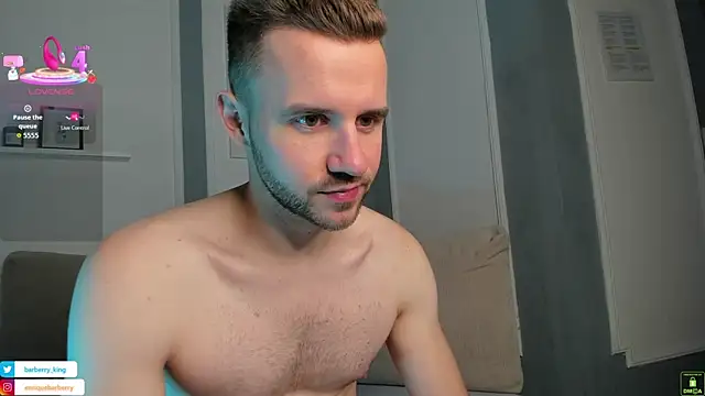 Snapshot of EnriqueBarberry chatting on September 28, 5:35 am EnriqueBarberry online show from September 28, 5:35 am