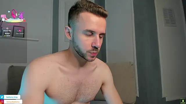 Snapshot of EnriqueBarberry chatting on October 12, 5:28 am EnriqueBarberry online show from October 12, 5:28 am