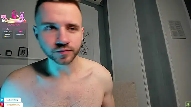 Snapshot of EnriqueBarberry chatting on November 3, 6:25 am EnriqueBarberry online show from November 3, 6:25 am