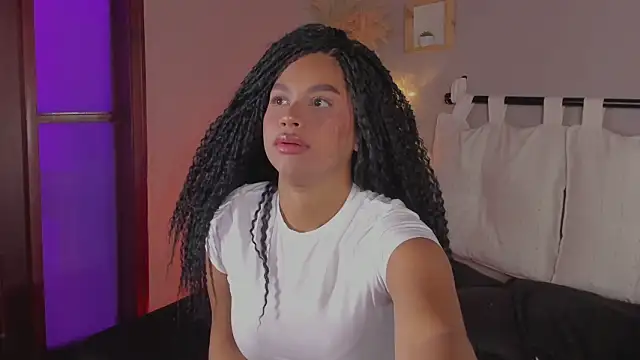 nayah   online show from January 24, 8:11 pm