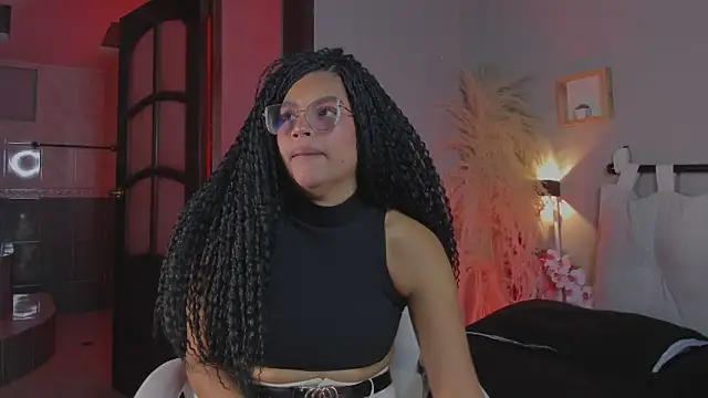 nayah   online show from February 1, 8:16 pm